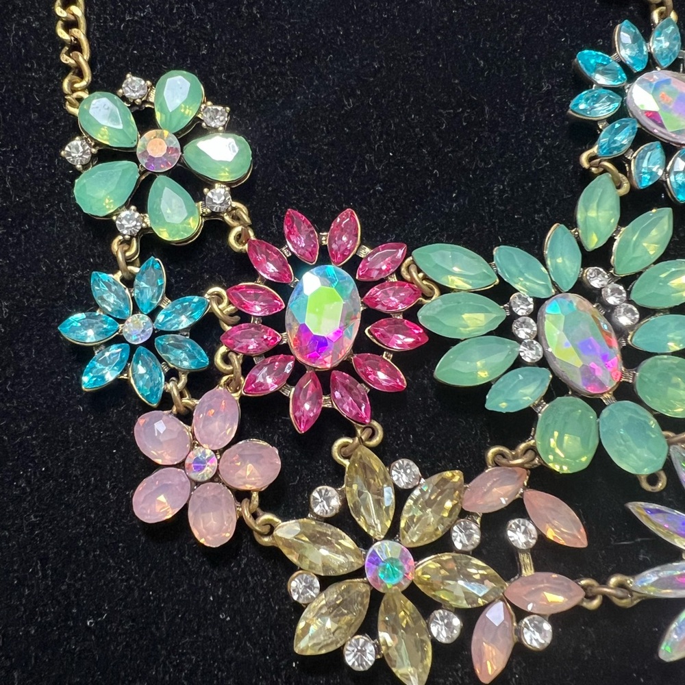 Amazing statement necklace & earrings